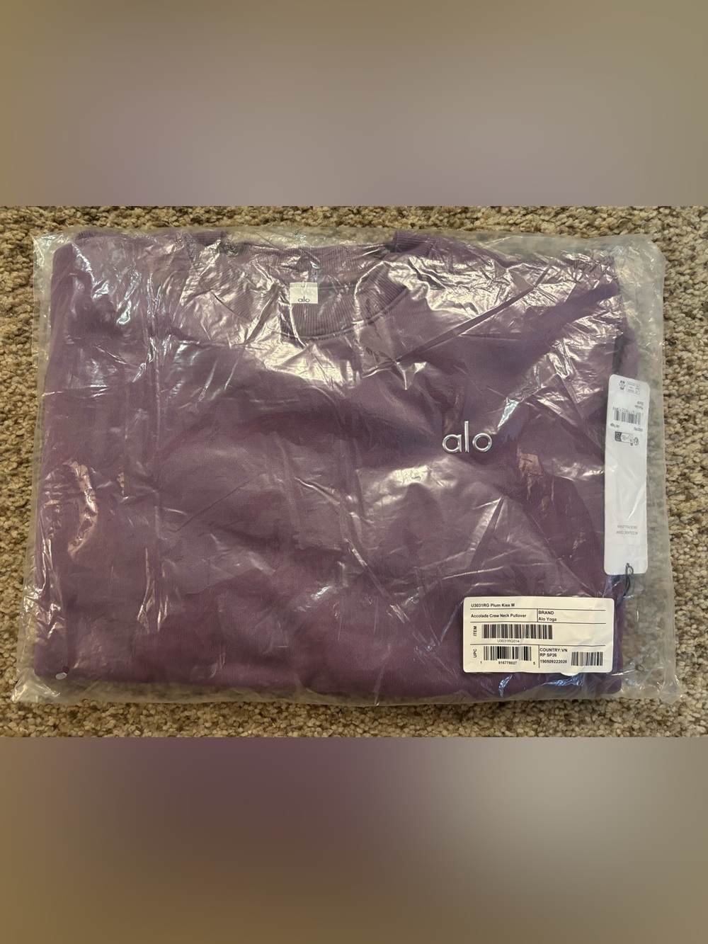 Alo Plum Kiss Crew Neck SweatShirt medium NWT